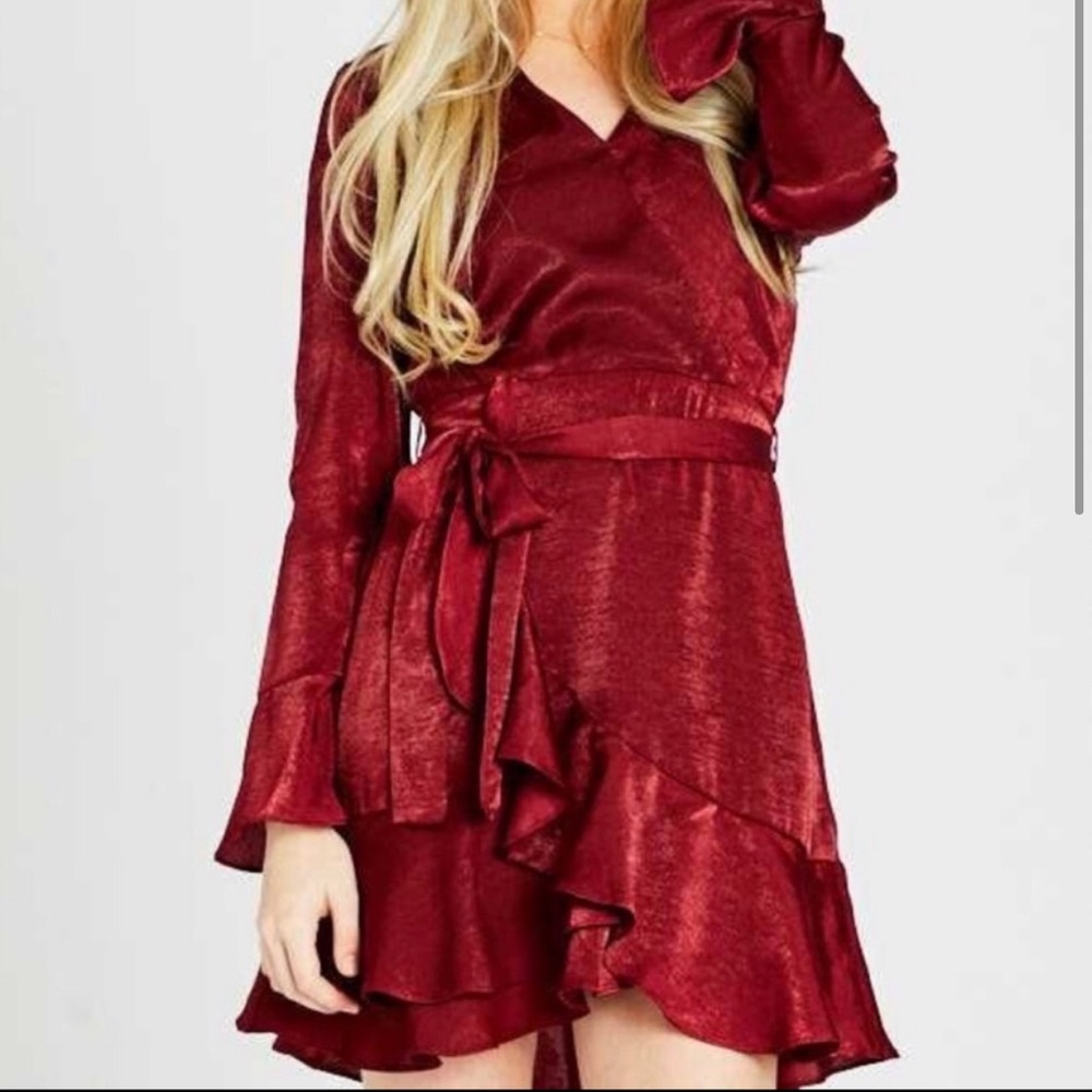 Burgundy satin dress ❣️